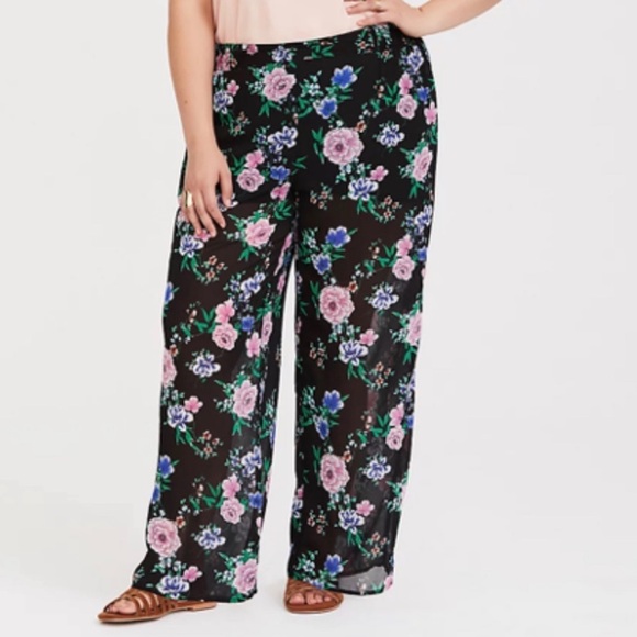 Sold Torrid Floral Black Chiffon Airy Beach Pants w/ Short Lining Size: 1X Plus - Picture 2 of 10